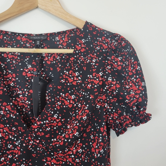 DYNAMITE | NWT Black and Red Short Sleeve Blouse - Picture 2 of 6